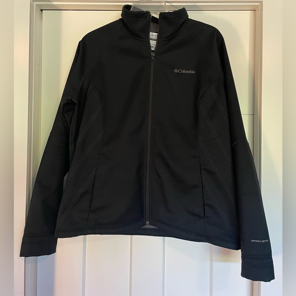 Columbia Black Softshell Jacket with Zip Front